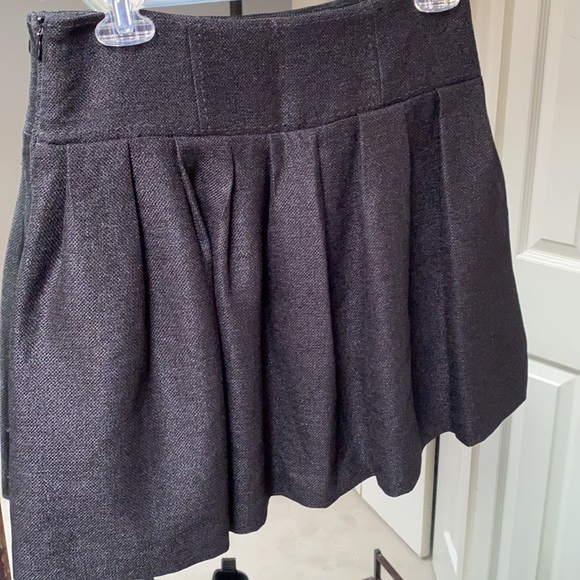 BCBGeneration high waisted skirt - with pockets! - sz 8 - Picture 3 of 4